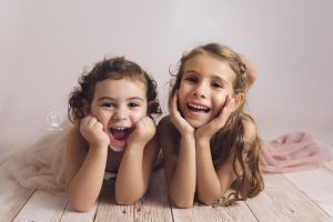 fotografía infantil en ibiza smash cake eivissa childhood photography kid fotógrafo en ibiza fotografía de familia familias eivissa