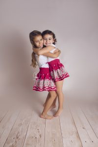 fotografía infantil en ibiza smash cake eivissa childhood photography kid fotógrafo en ibiza fotografía de familia familias eivissa