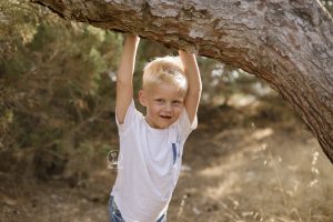 fotografía infantil en ibiza smash cake eivissa childhood photography kid fotógrafo en ibiza fotografía de familia familias eivissa