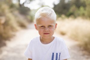 fotografía infantil en ibiza smash cake eivissa childhood photography kid fotógrafo en ibiza fotografía de familia familias eivissa