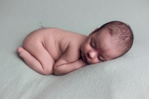 fotografía de recién nacido en ibiza eivissa fotógrafo de bebés en Ibiza newborn photographer fotógrafo infantil en Ibiza evissa estudio de fotografía en Ibiza 0