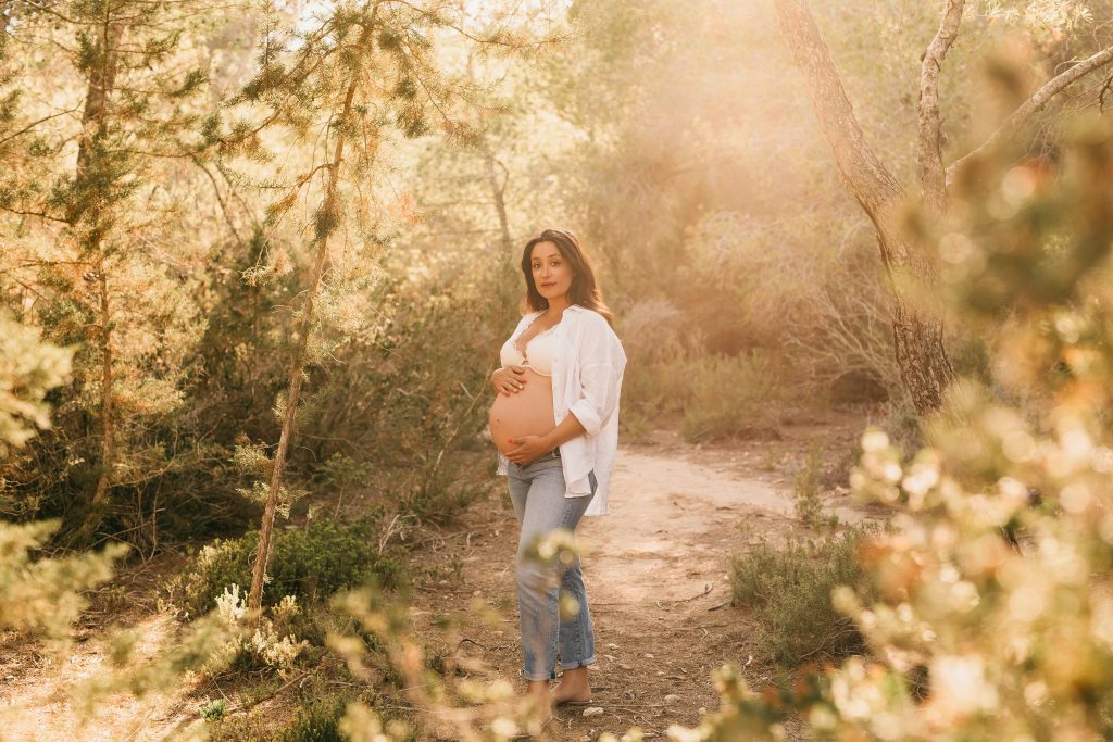 sesion de embarazo en ibiza reportaje de premama eivissa formentera dulce espera estudio de fotografía en ibiza