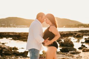 sesion de embarazo en ibiza reportaje de premama eivissa formentera dulce espera estudio de fotografía en ibiza