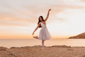 sesión familiar infantil en estudio ibiza formentera eivissa fotografía infantil family silvia zorrilla baile dance bailarina shooting
